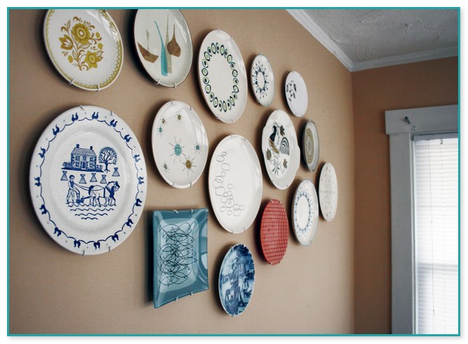 blue plates on kitchen wall